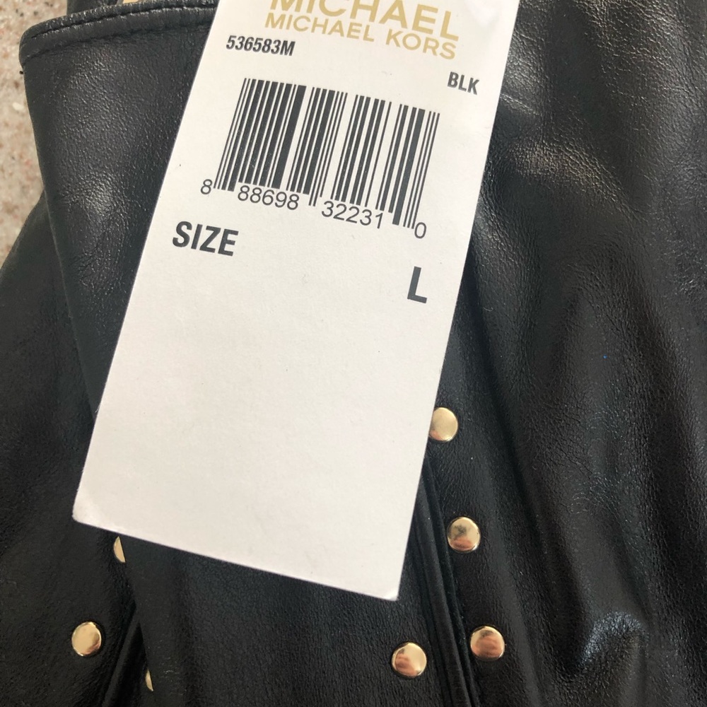 Leather gloves